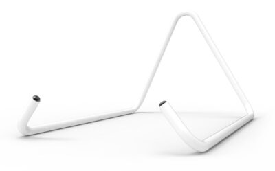 Полка для шин белого цвета