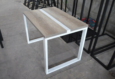 Стол в стиле лофт