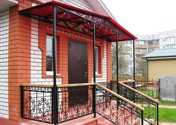 Навес над крыльцом