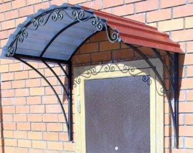 Навес над крыльцом