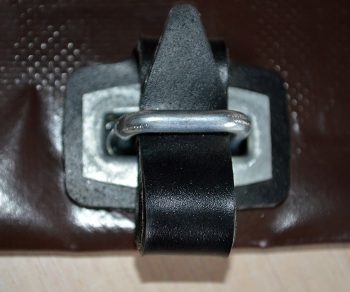 Крепление ПВХ штор с помощью ремешков