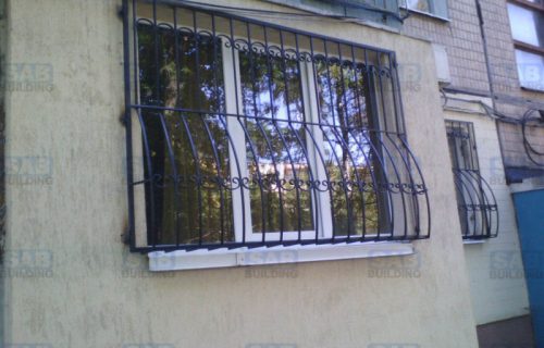 Дутые решетки на окна в квартире