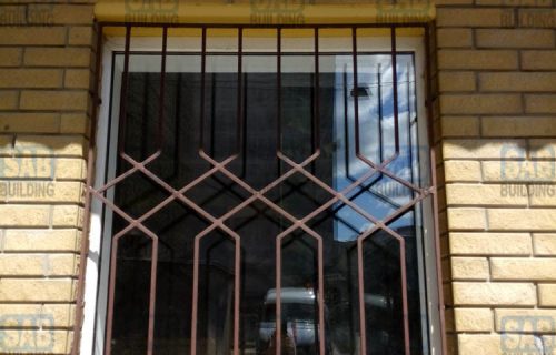 Решетки на окна в кирпичном доме